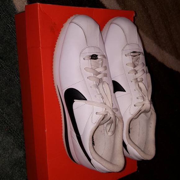 Nike - Picture 4 of 4